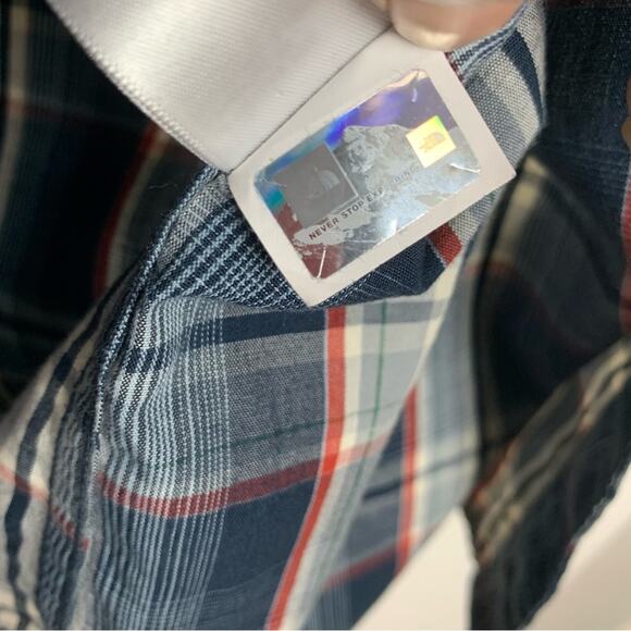 The North Face Plaid Short Sleeve Button Shirt - Picture 6 of 15